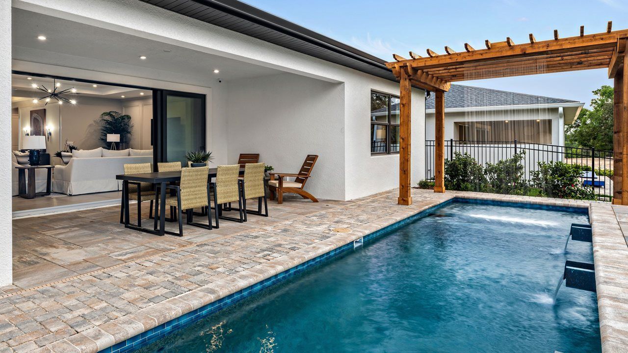 Rachel Model Home - Lanai & Pool