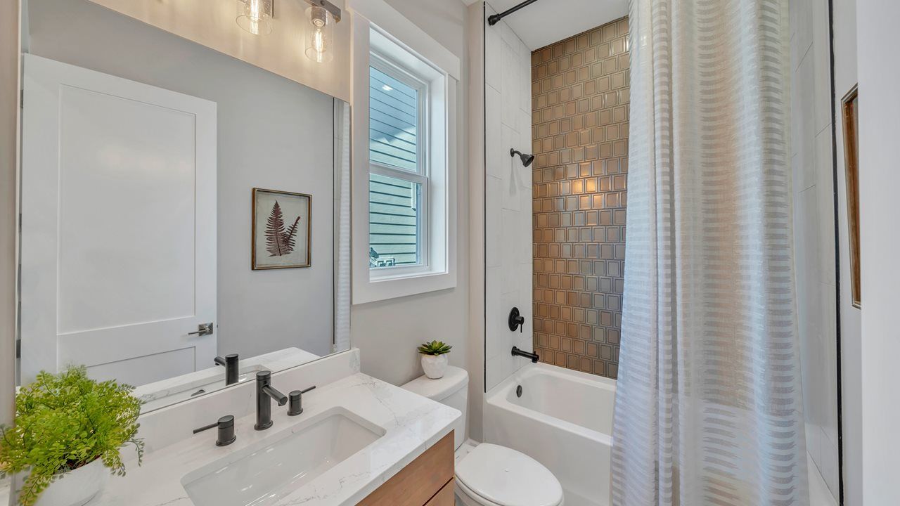 Madison Model Home | Secondary Bath