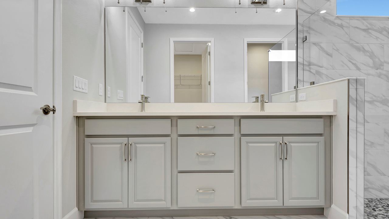 Ana Model | Owner's Suite Bath