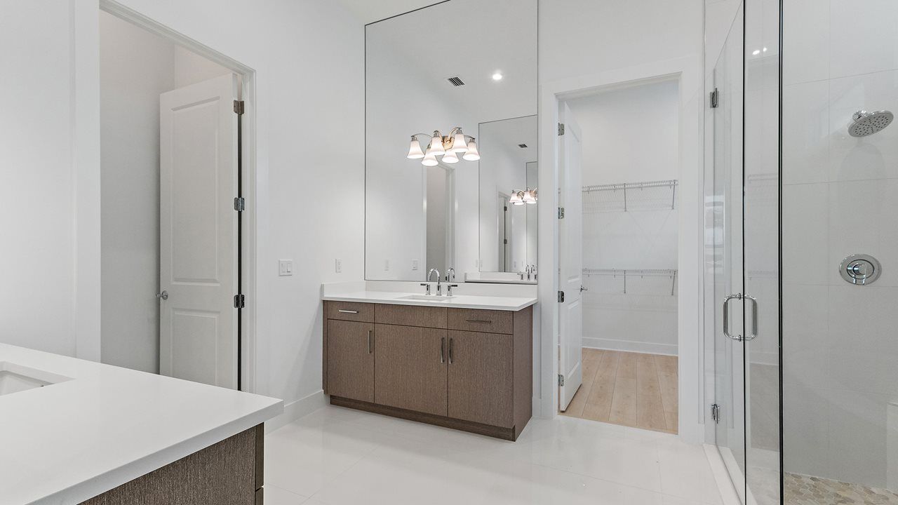Nicole Mode | Owner's Suite Bath