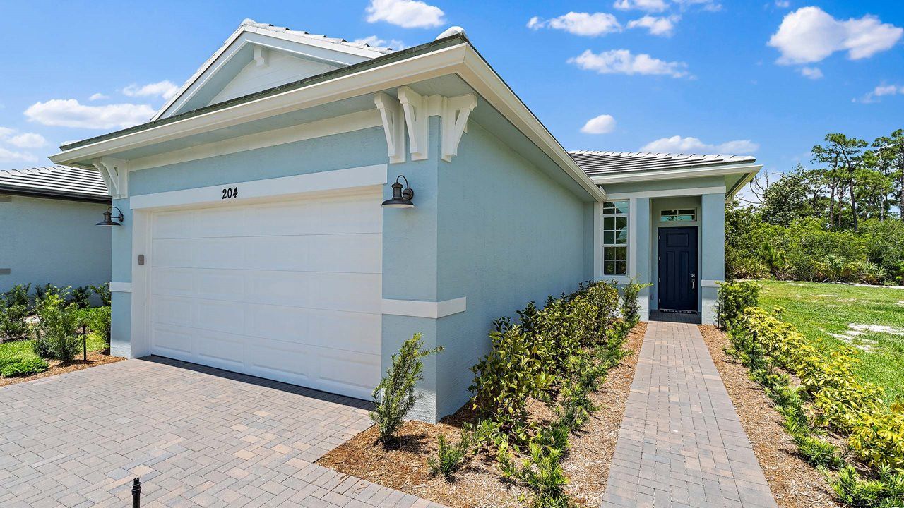 Allison Model | Front Exterior