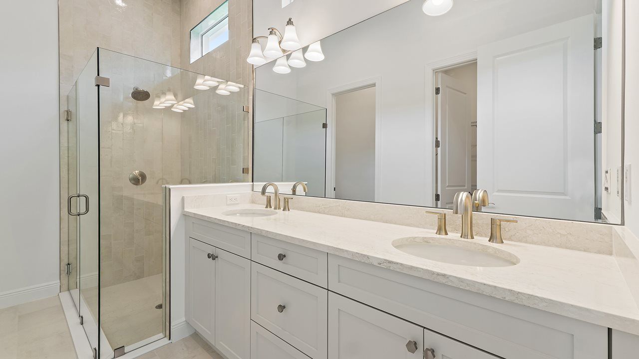 Allison Model | Owner's  Bath