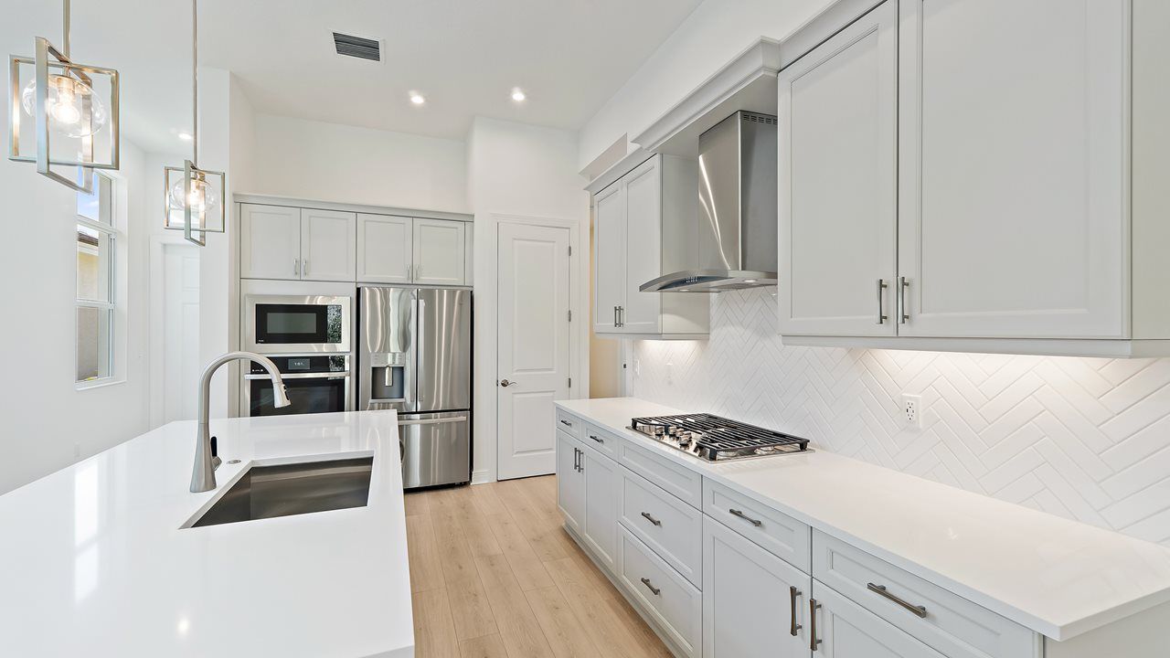 Caroline Model | Kitchen