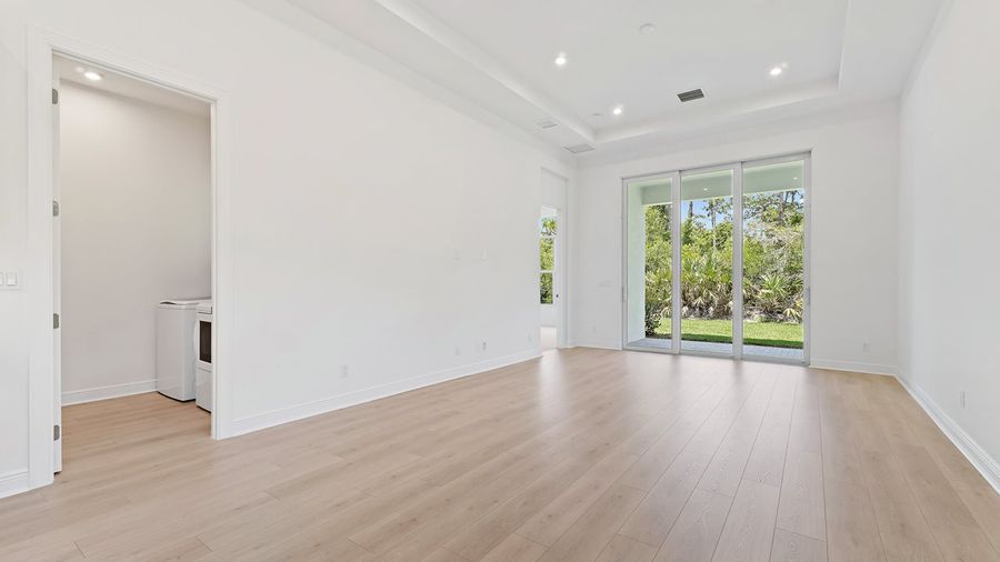 212 SE Via Sangro (Caroline)