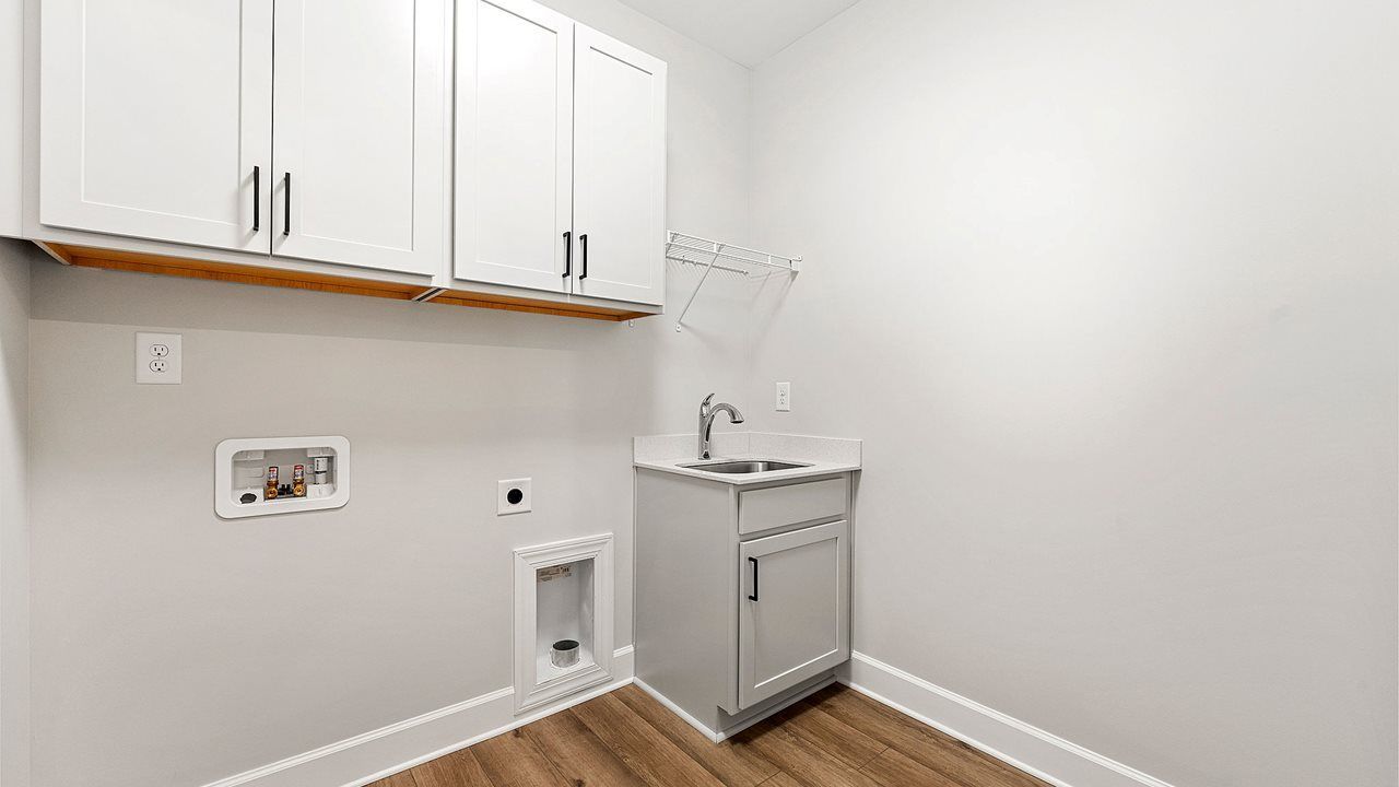 Cedar Model | Laundry
