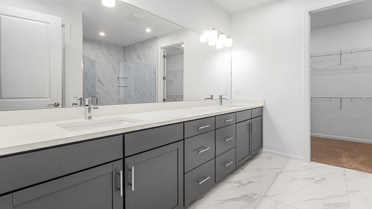Laura Model | Owner's Suite Bath