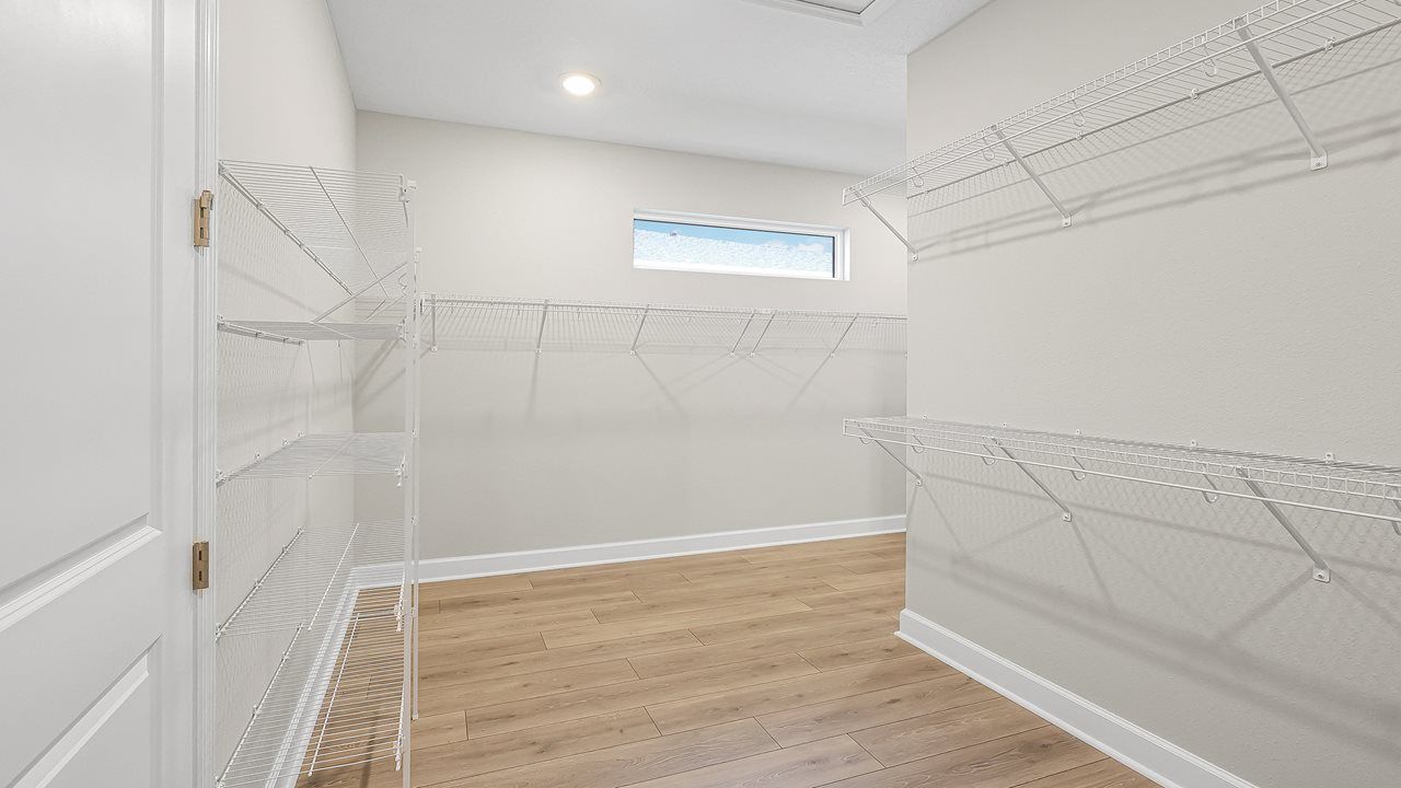 Peral Model | Owner's Suite Closet