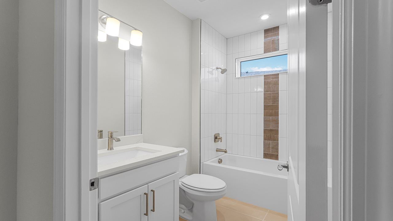 Peral Model | Bath 2