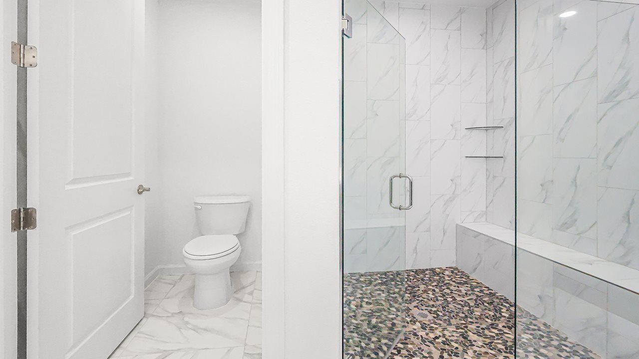 Laura Model | Owner's Suite Bath