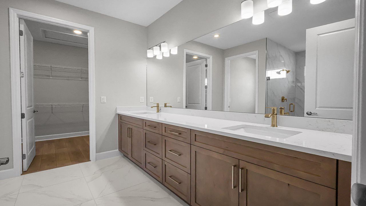 Pearl Model | Owner's Suite Bath