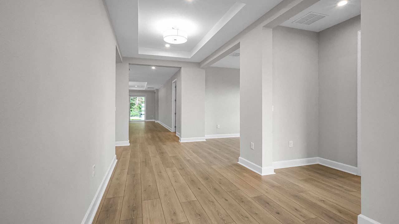 Pearl Model | Foyer