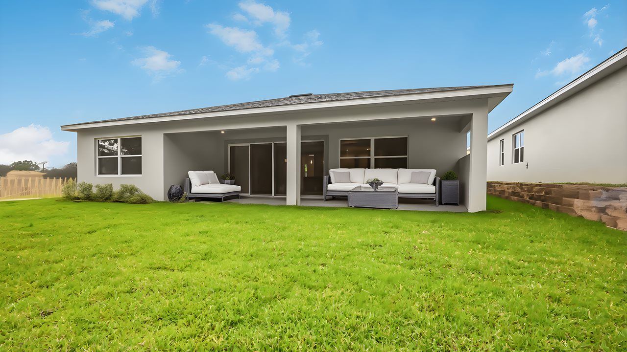 Pearl Model | Rear Exterior