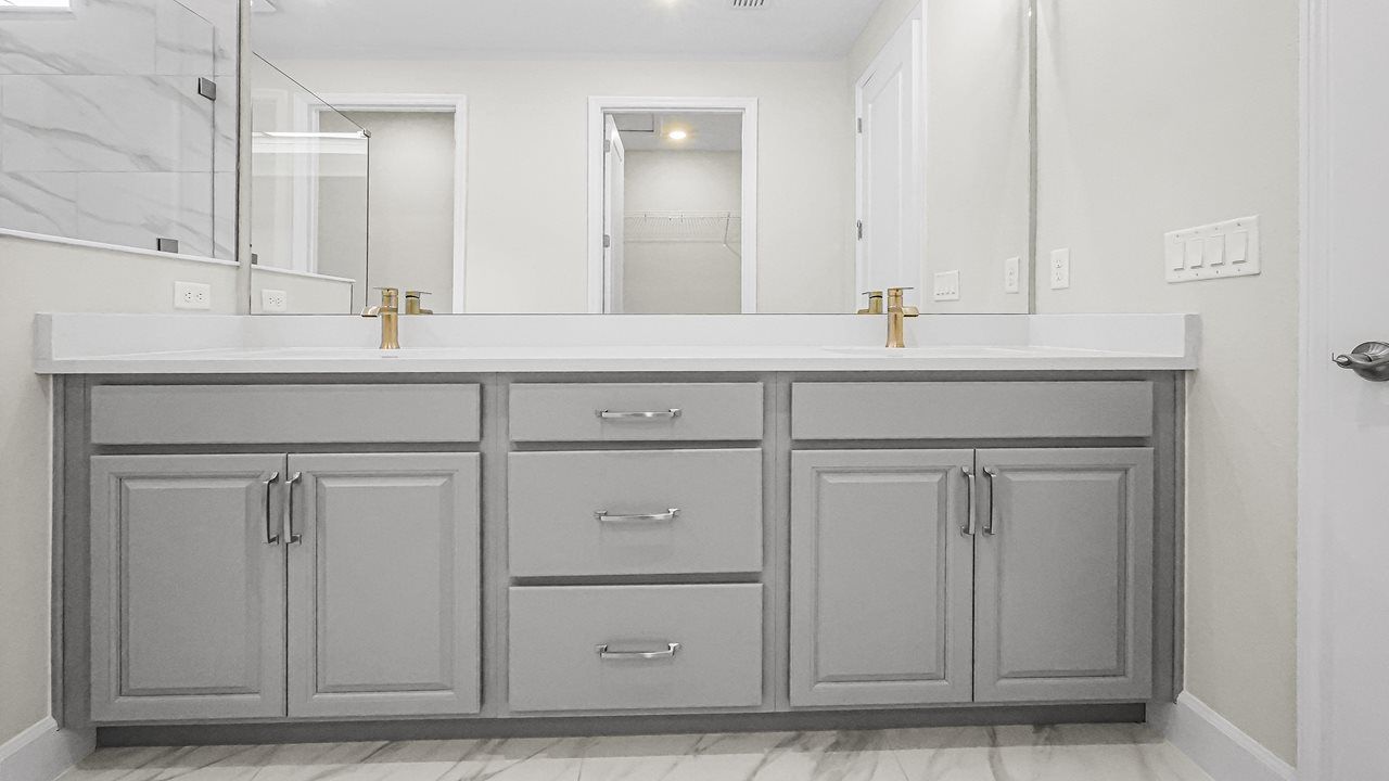 Ana Model | Owner's Suite Bath