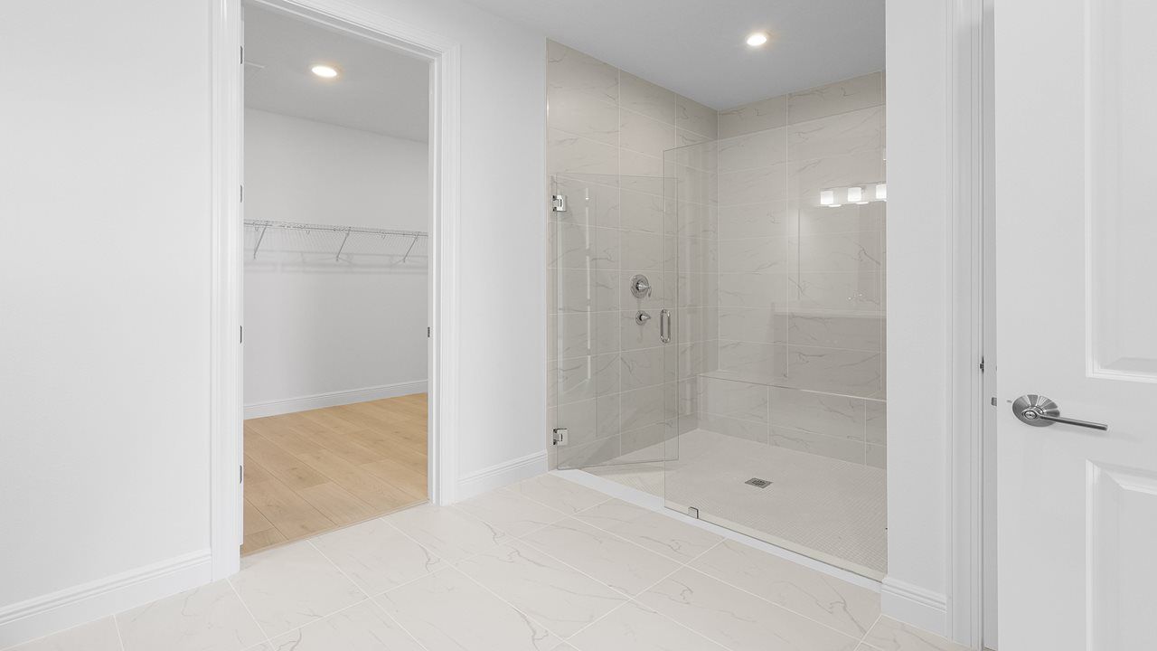 Sarah Model | Owner's Suite Bath