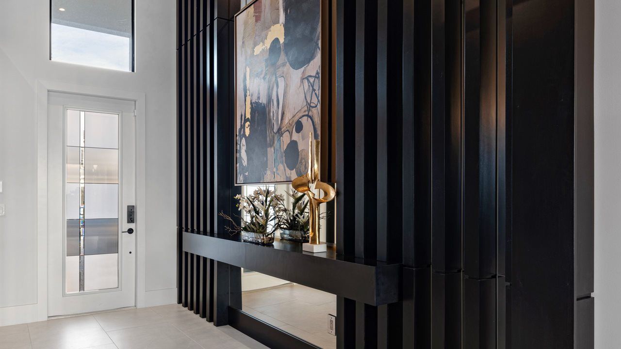 Sydney Model | Foyer