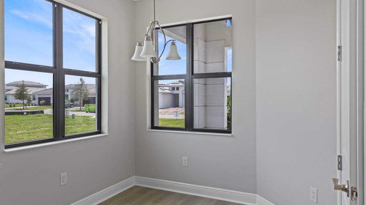 Lido Model | Casual Dining