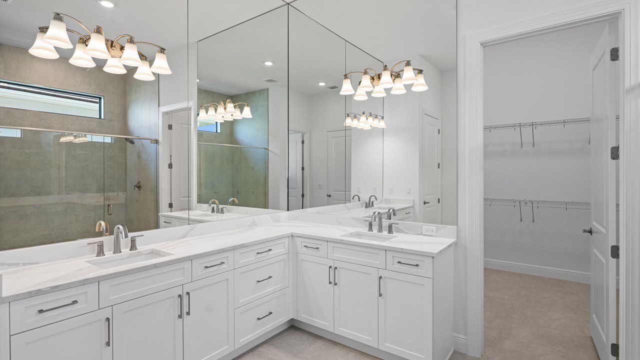 Riley Model | Owner's Bath