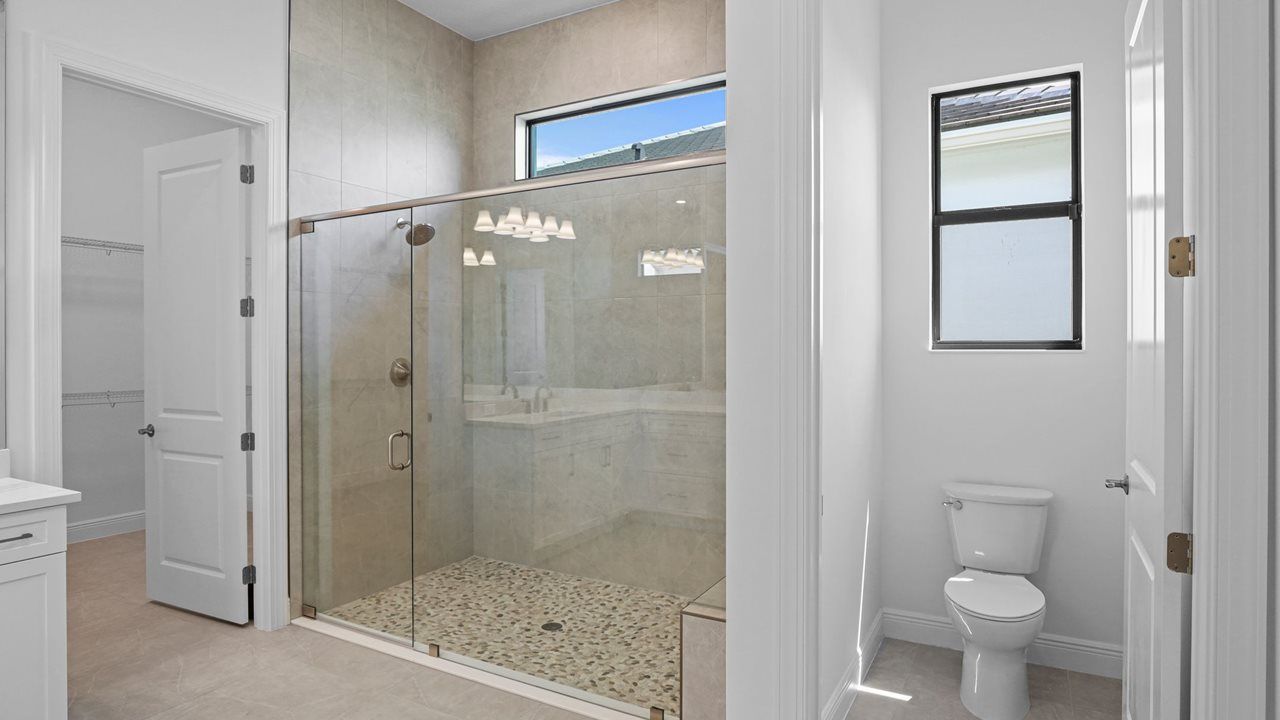 Riley Model | Owner's Bath