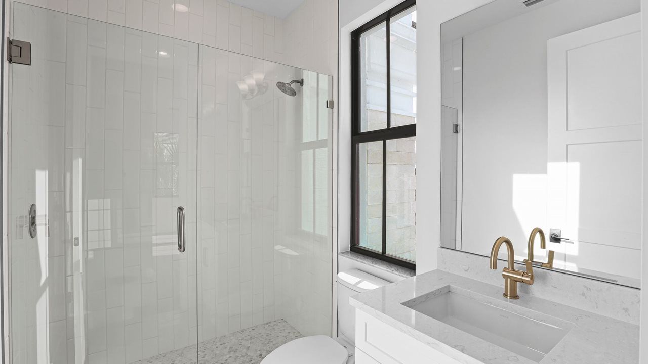 Mondrian | Bath 4