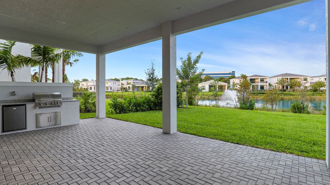 Mondrian Model | Lanai