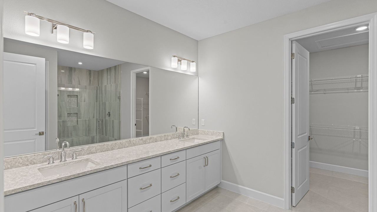 Sarah Model | Owner's Bath