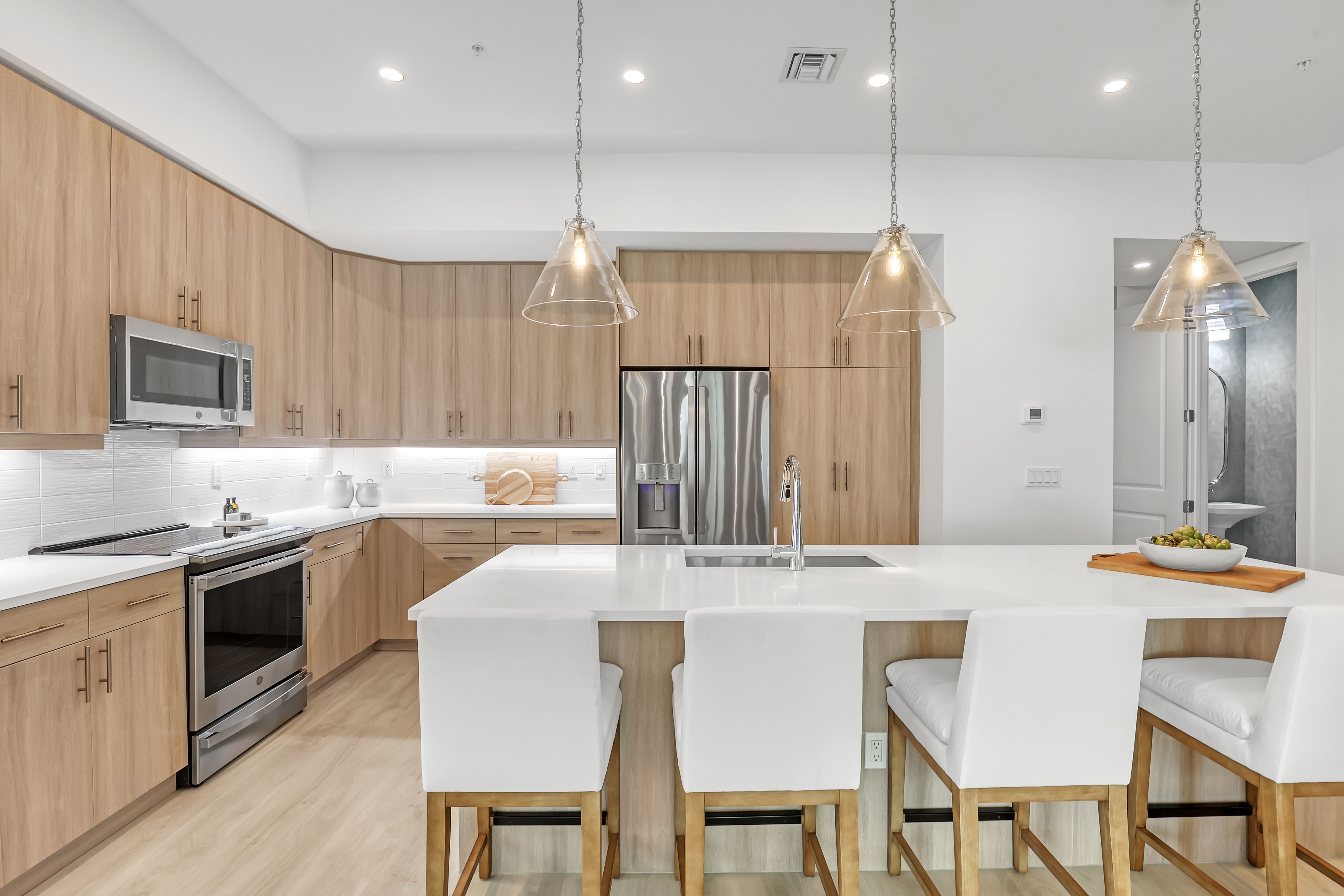  “photos of the model and actual units may have different options and finishes”.