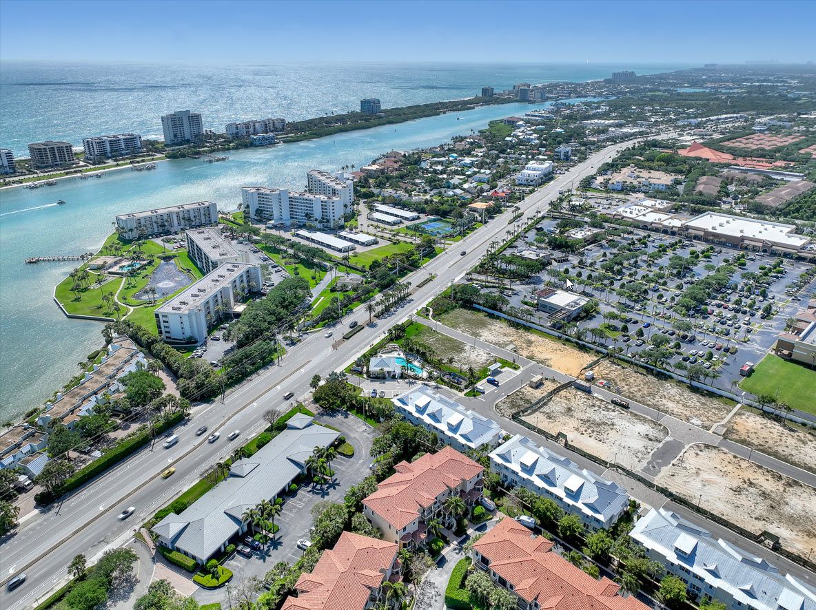 “photos of the model and actual units may have different options and finishes”.