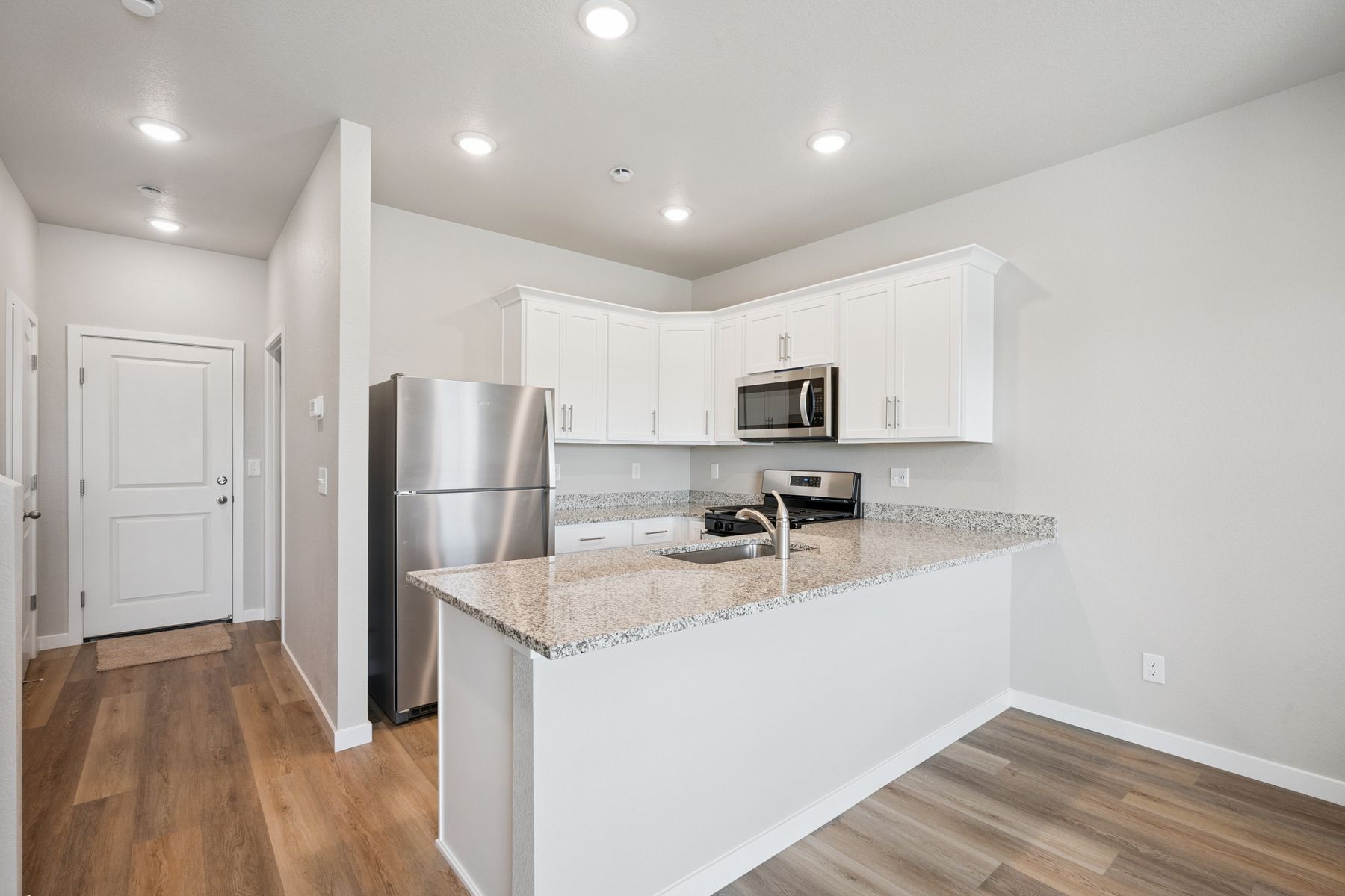 The kitchen appliances come included in this home.