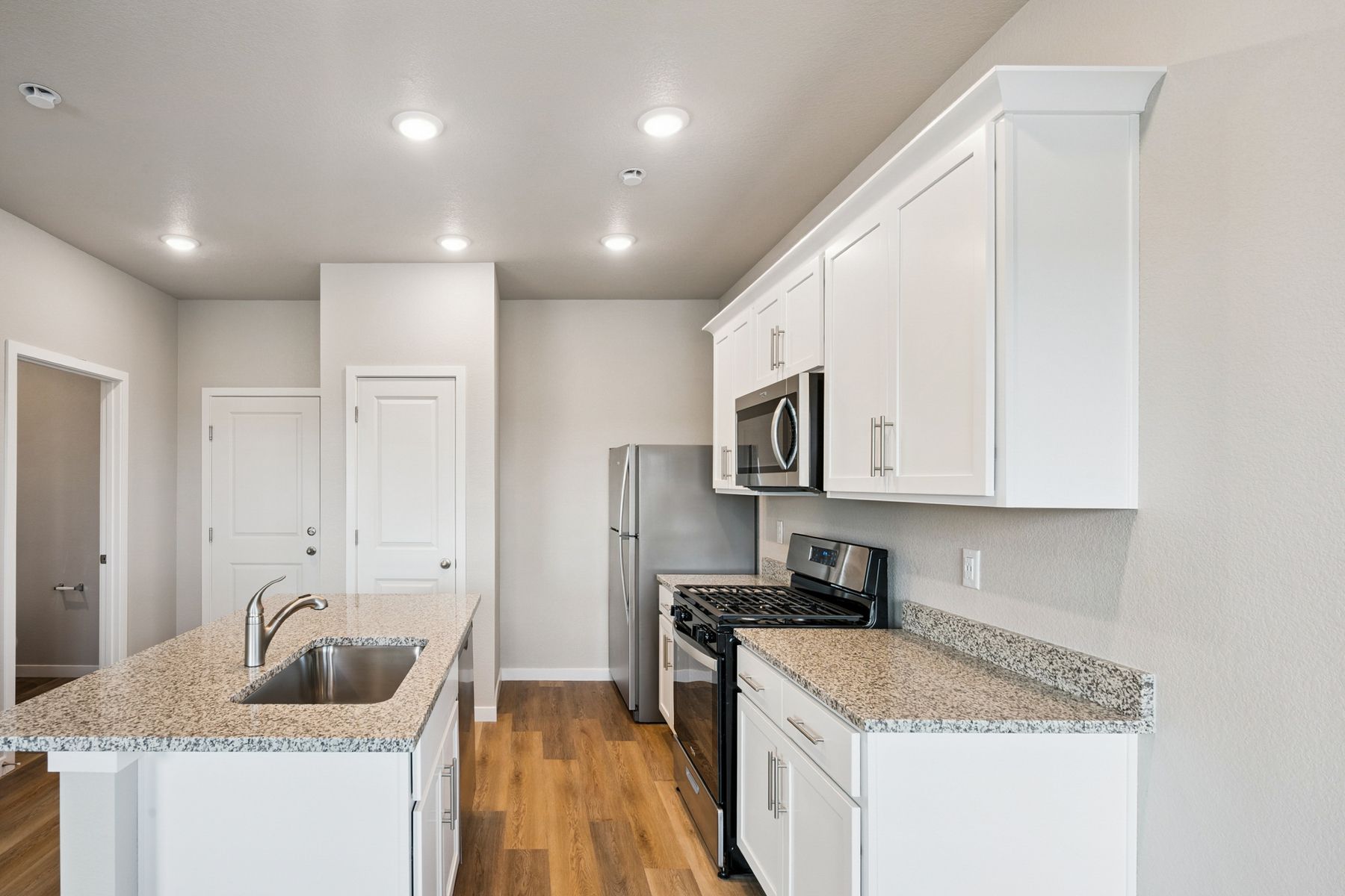 The kitchen appliances come included in this home.