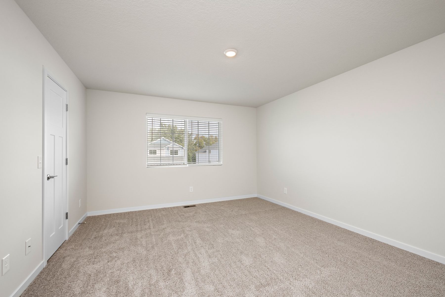The secondary bedrooms have carpet.