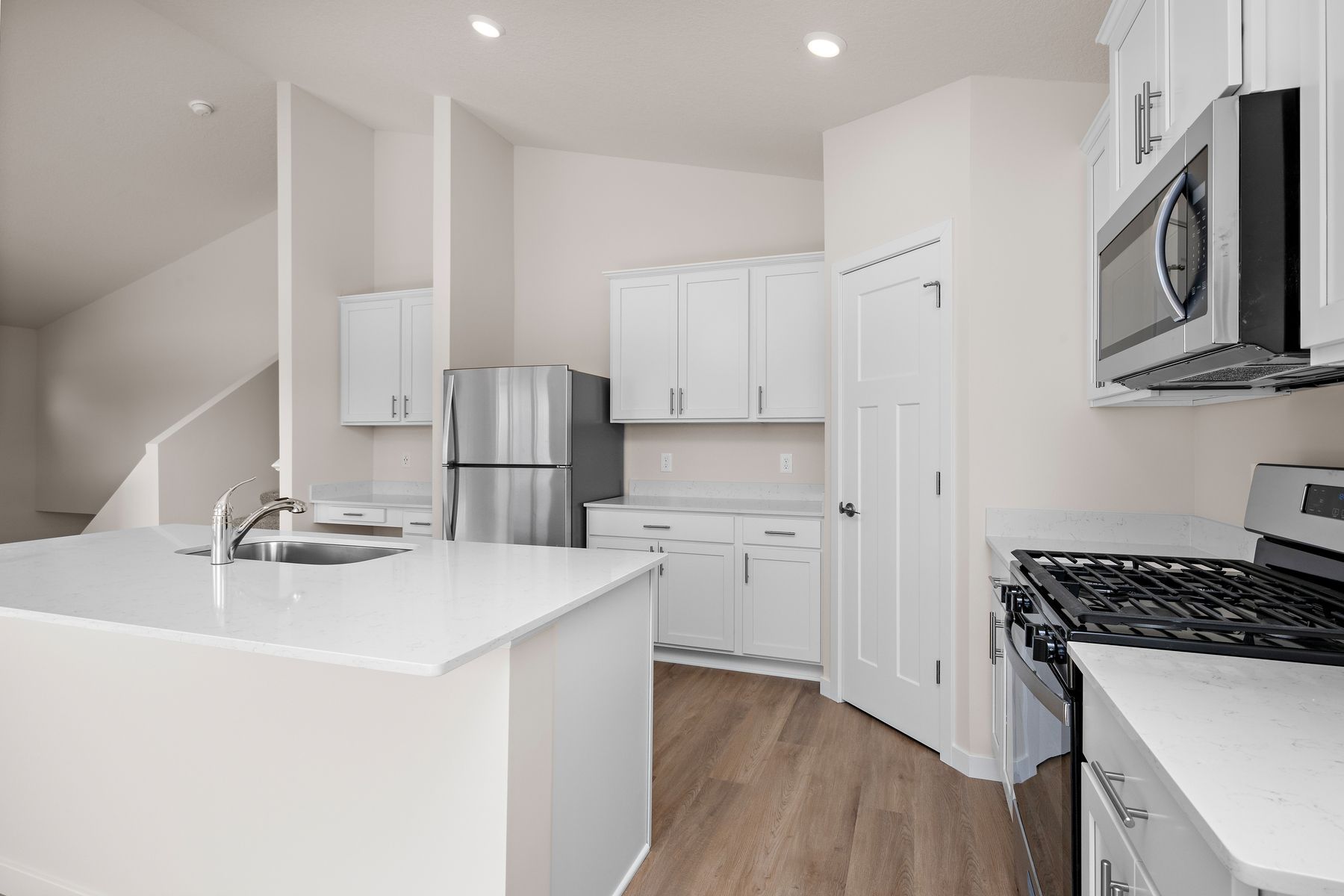 The kitchen appliances come included in this home.