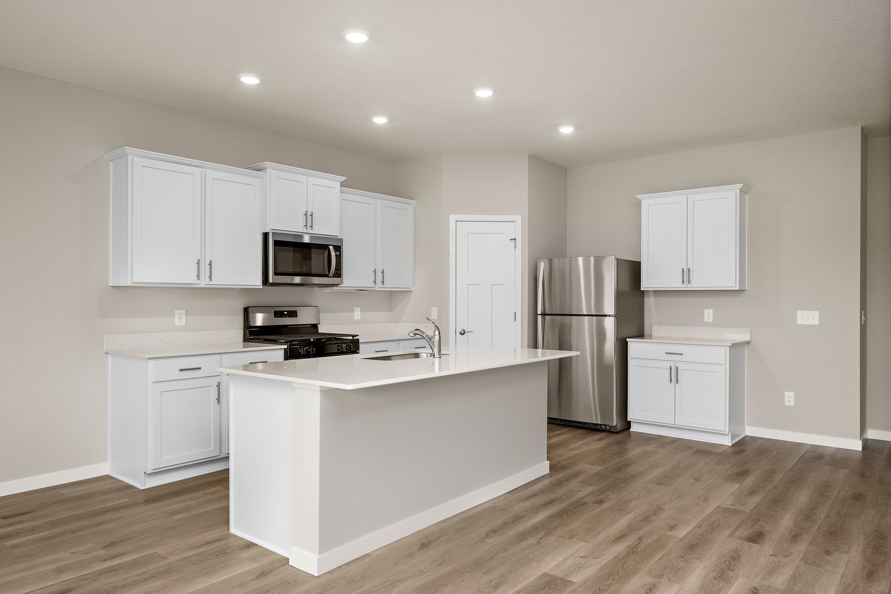 The kitchen appliances come included in this home.