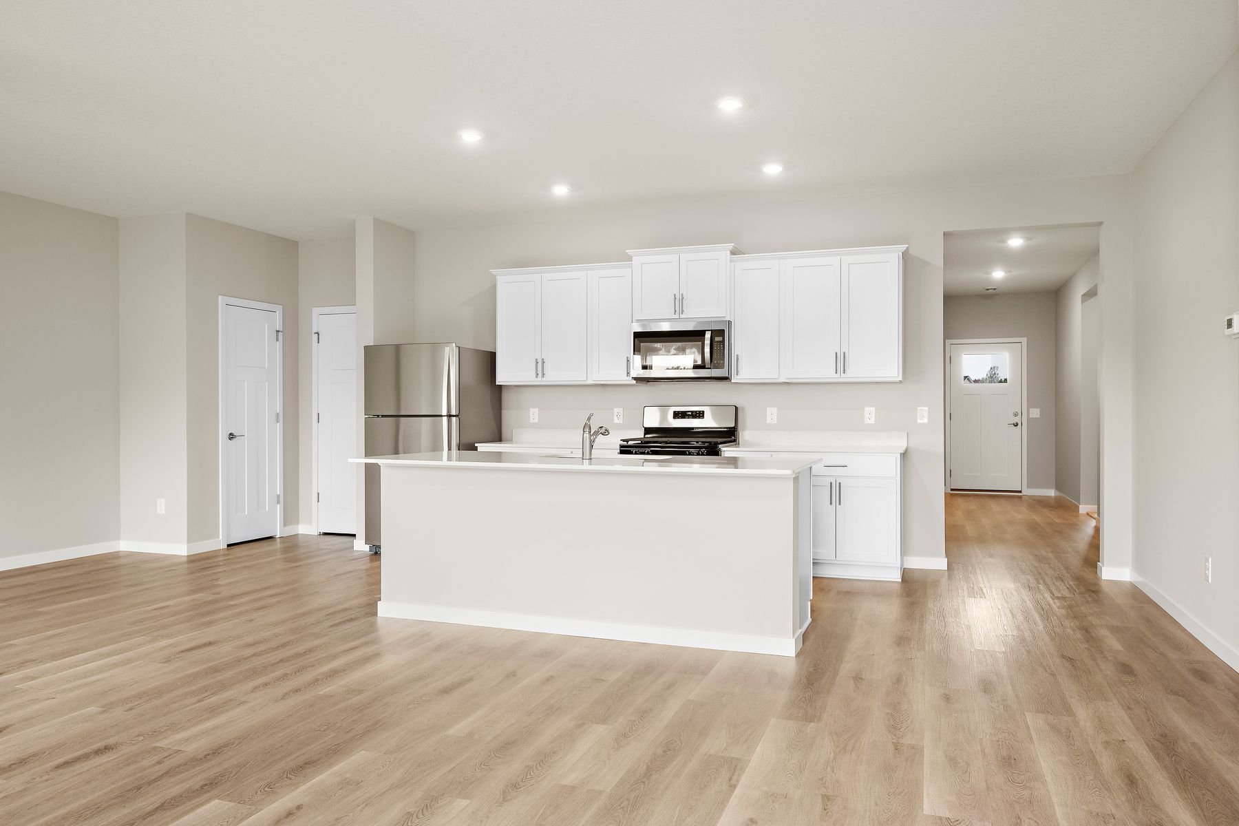 The kitchen appliances come included in this home.