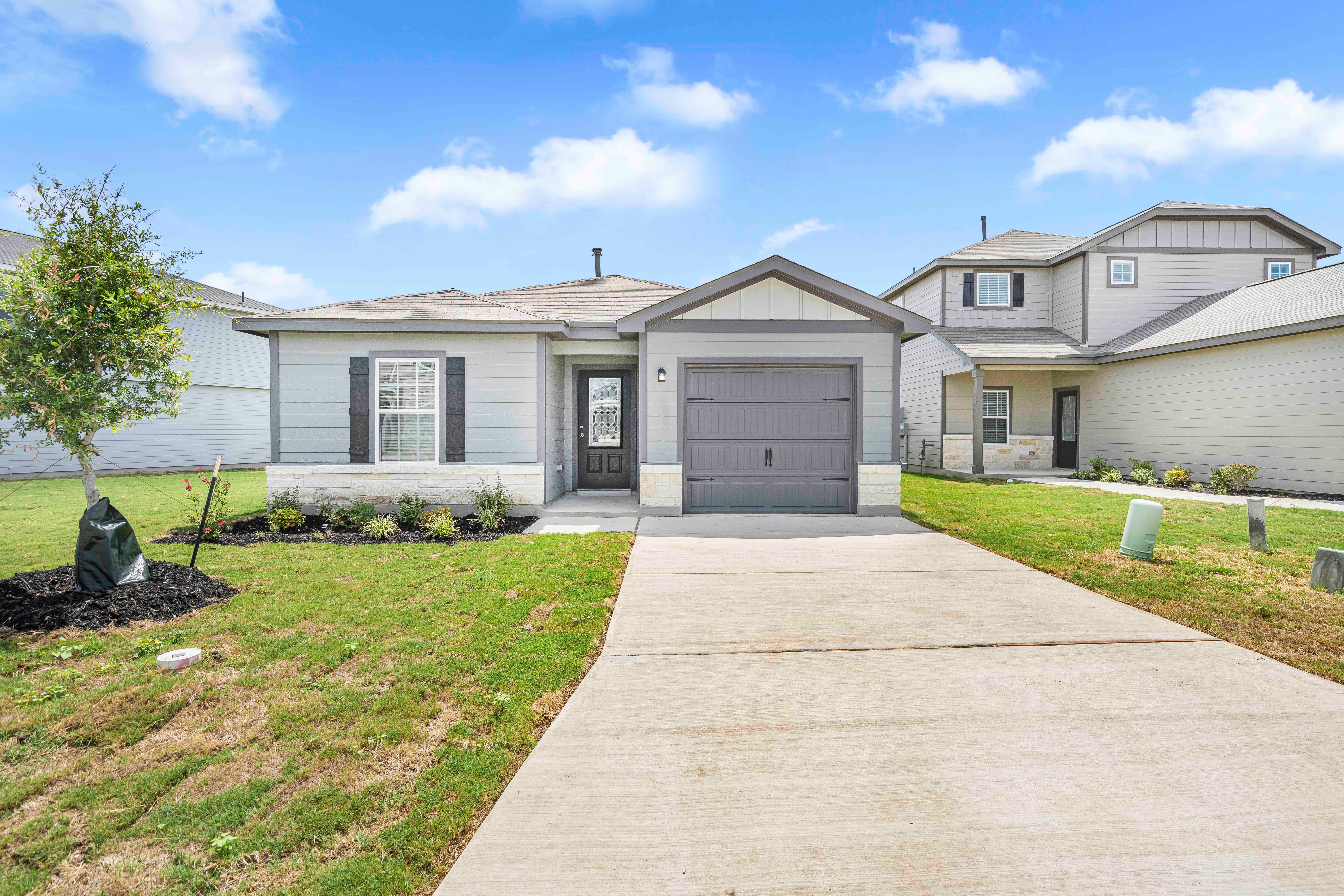 3207 Warlow Branch. Converse, TX 78109