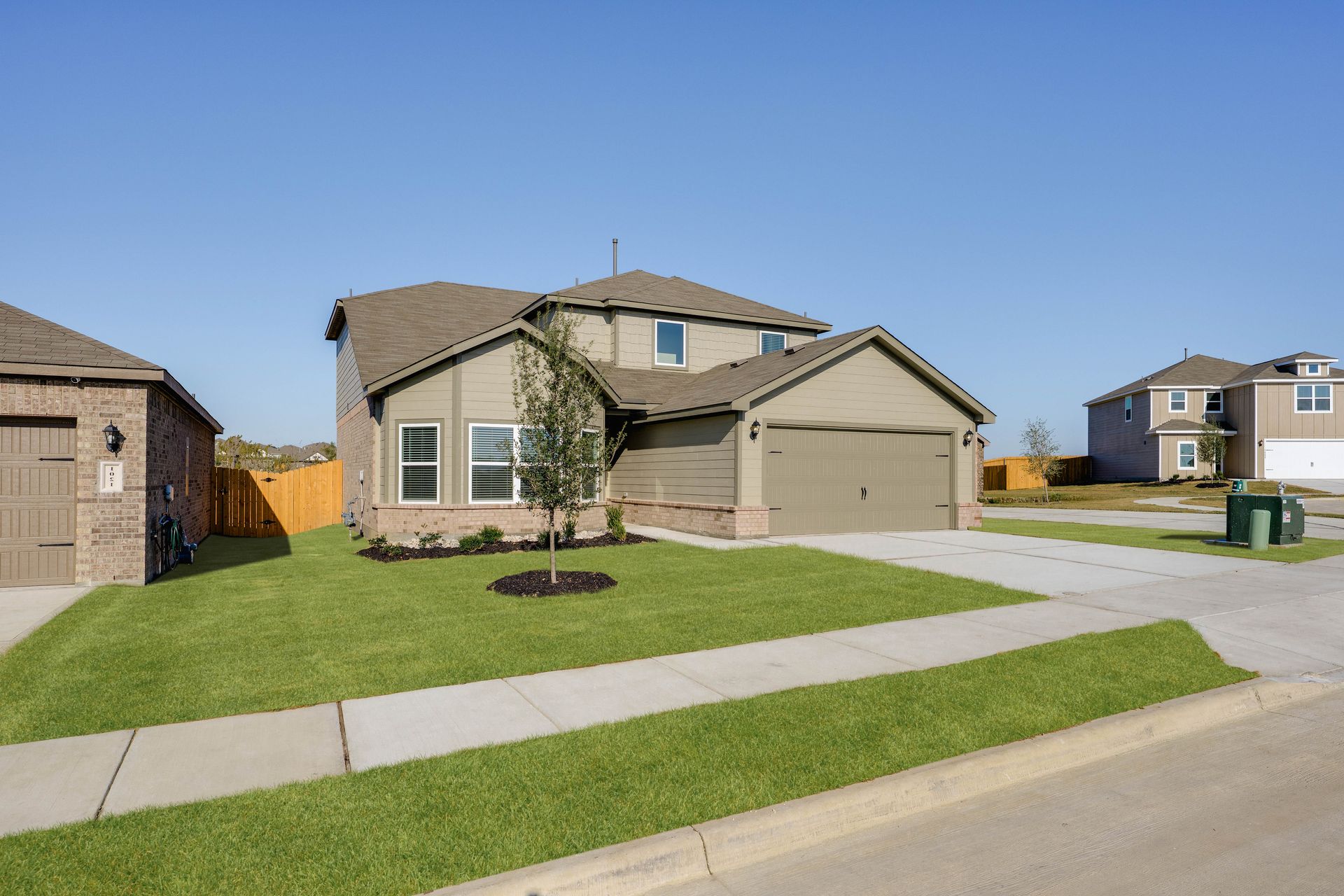 The Gideon has a wonderful driveaway leading to the home.