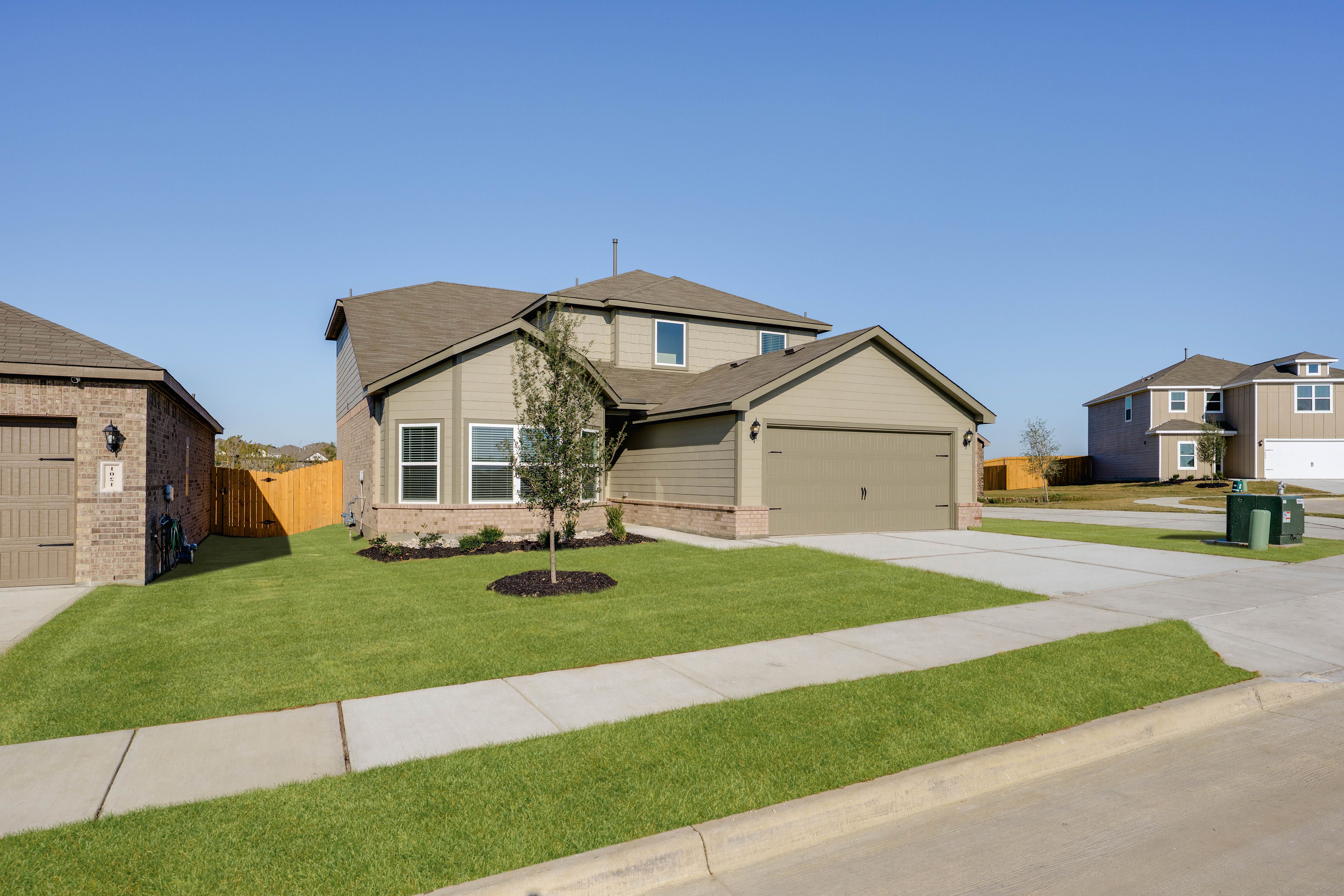 The Gideon has a wonderful driveaway leading to the home.