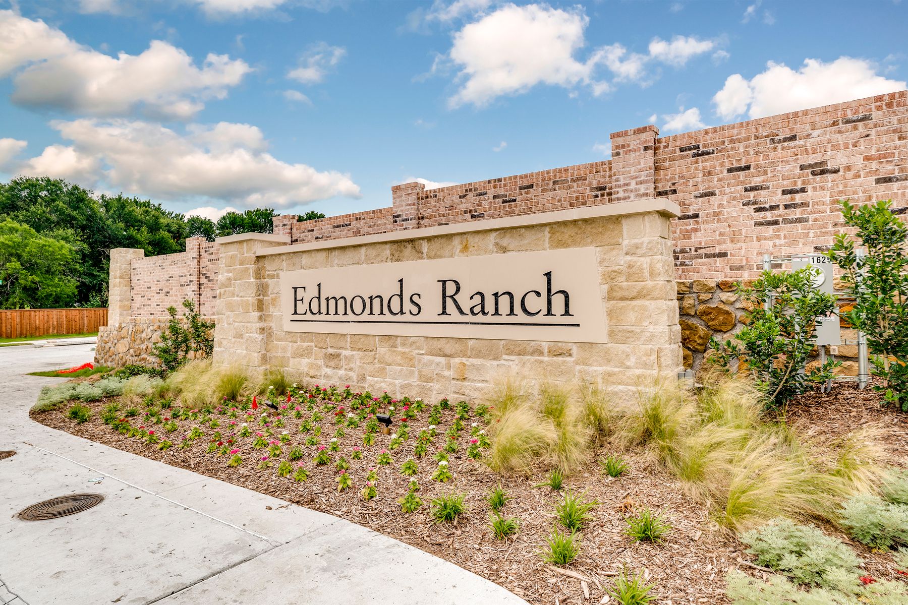The Edmonds Ranch monument welcomes residents and visitors into this beautiful community.