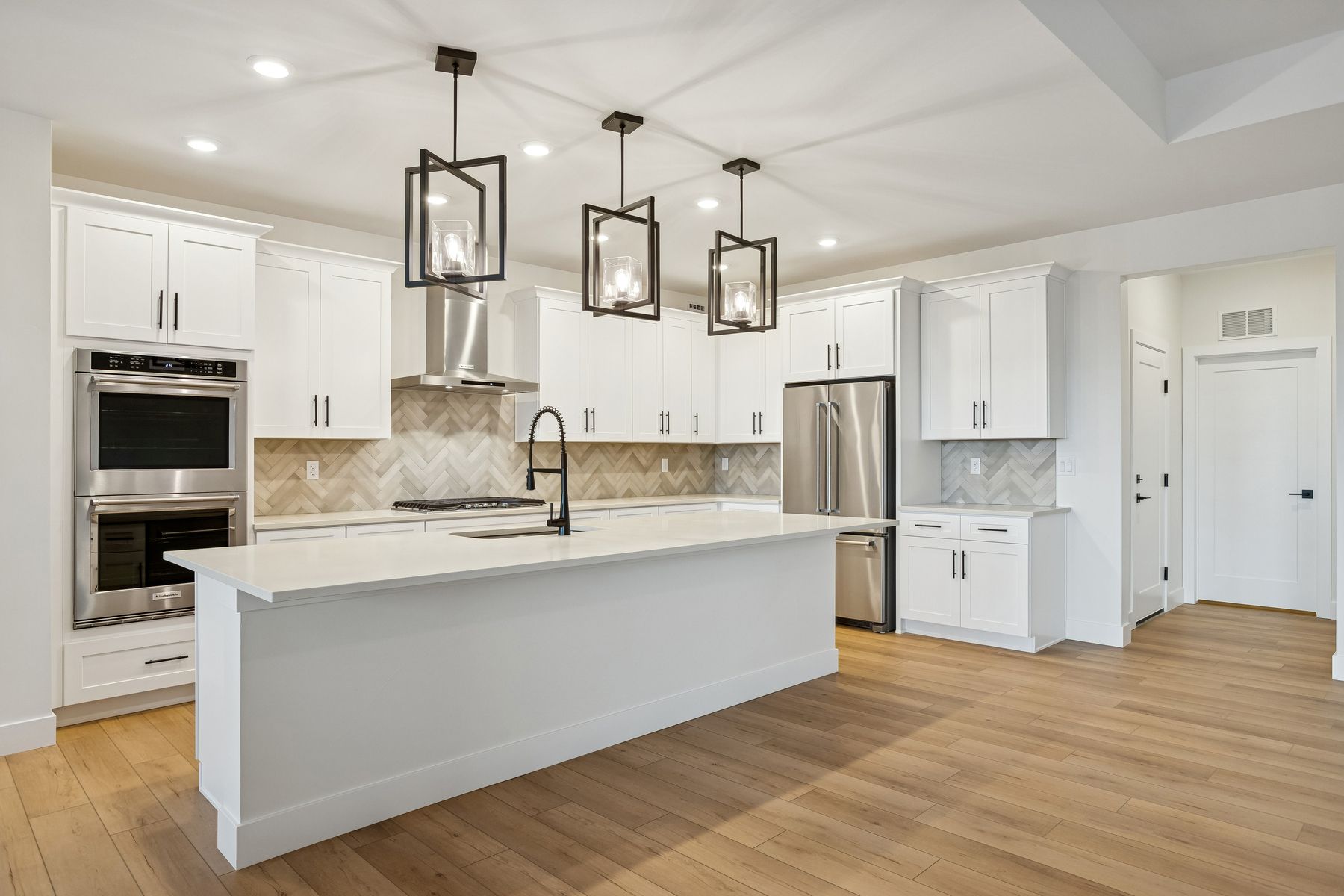 The kitchen has a convenient kitchen island.