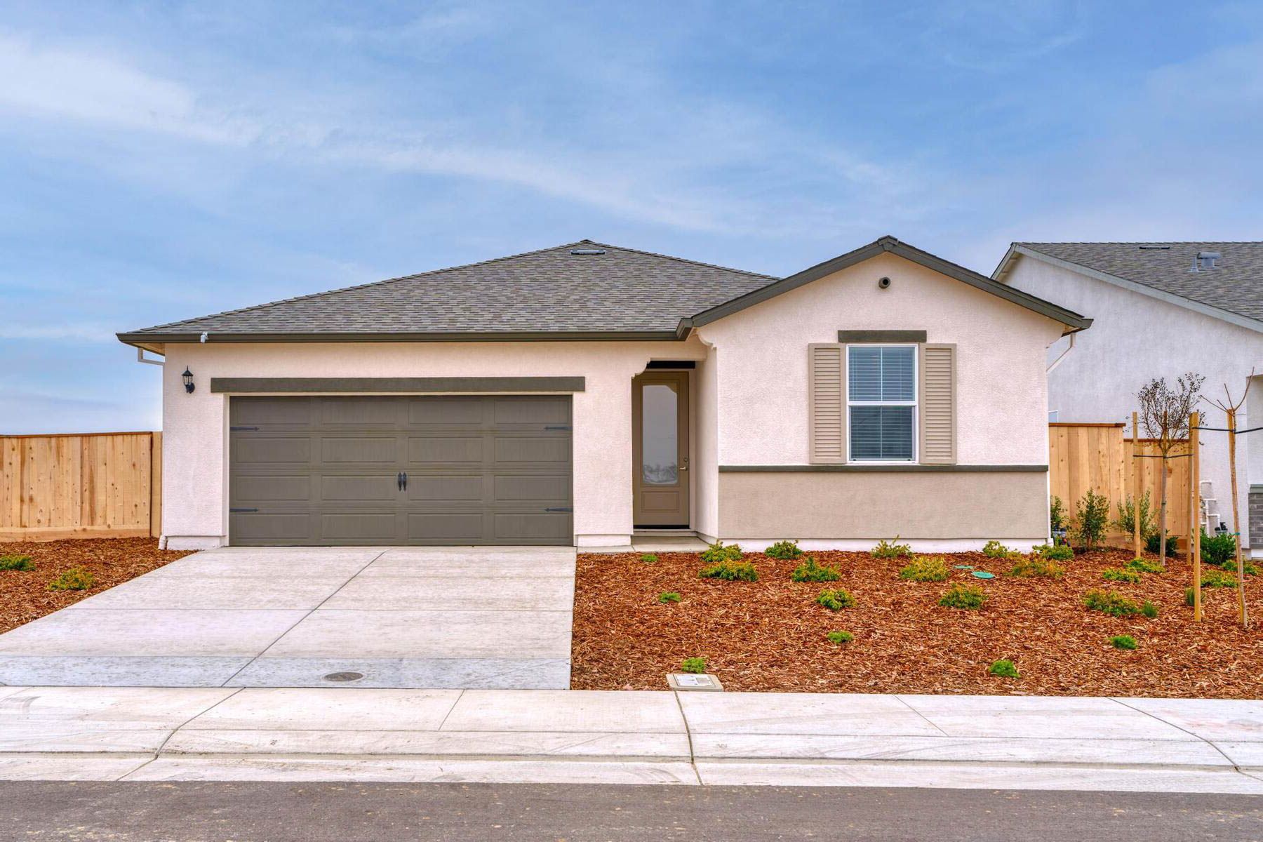 The kitchen appliances come included in this home.