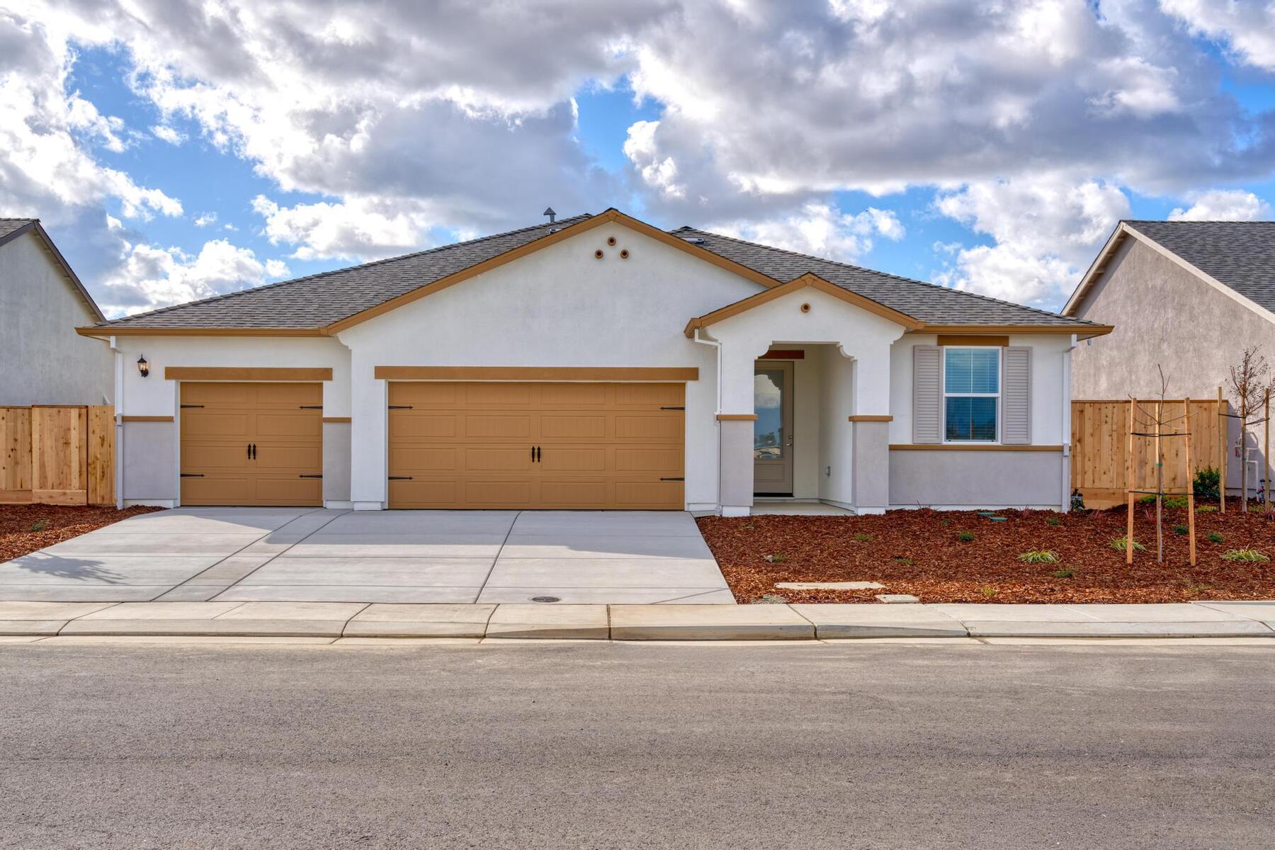 At Monte Vista Collection, find a variety of homes with spacious interiors and designer finishes.