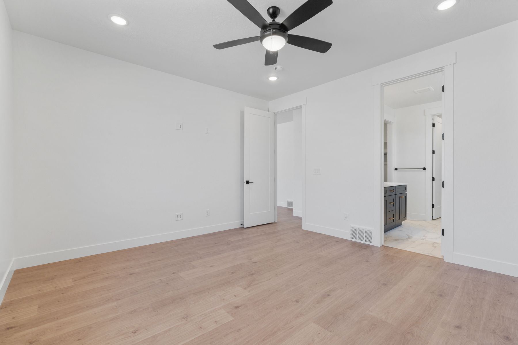 The master suite include a large bedroom, walk-in closet and en-suite bathroom.
