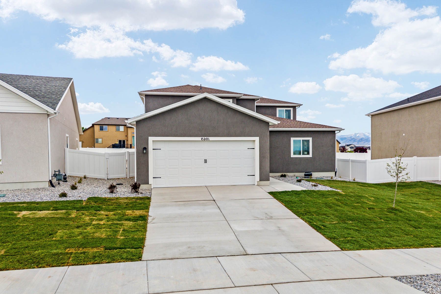 The Provo has a wonderful front yard. 
