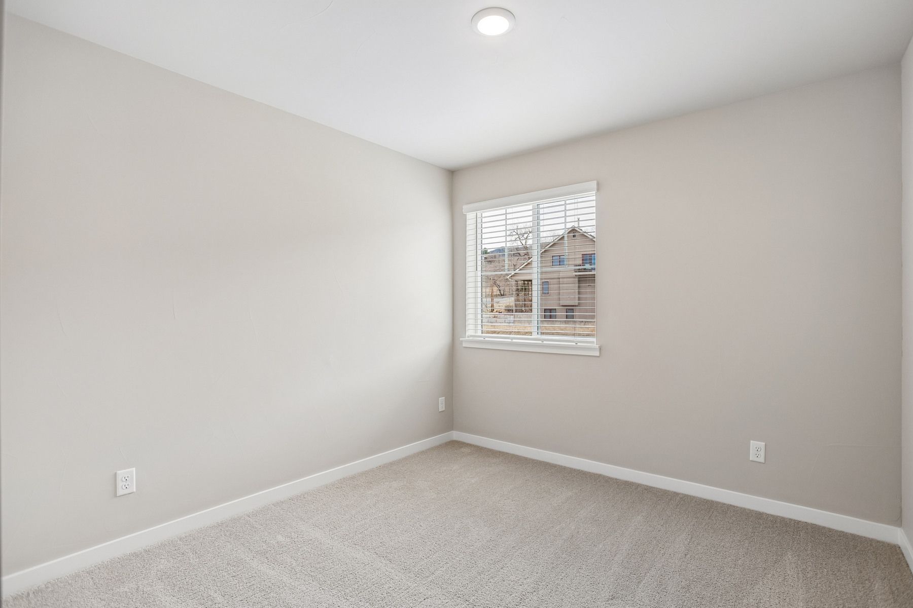 The secondary bedrooms have carpet.