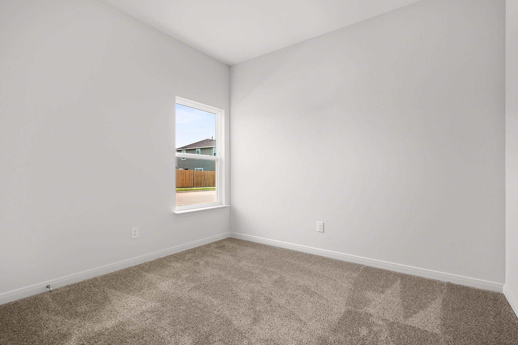 The secondary bedrooms are the perfect space to children's bedrooms or guest rooms.