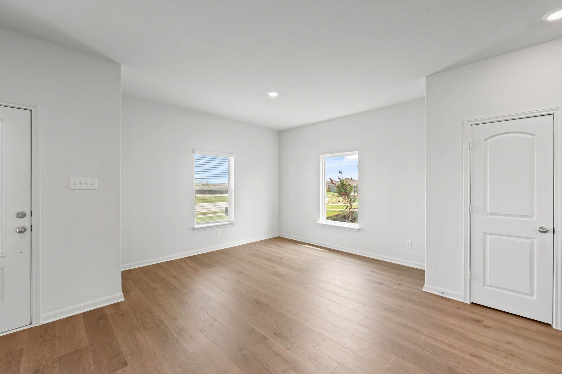 Open dinning room. 