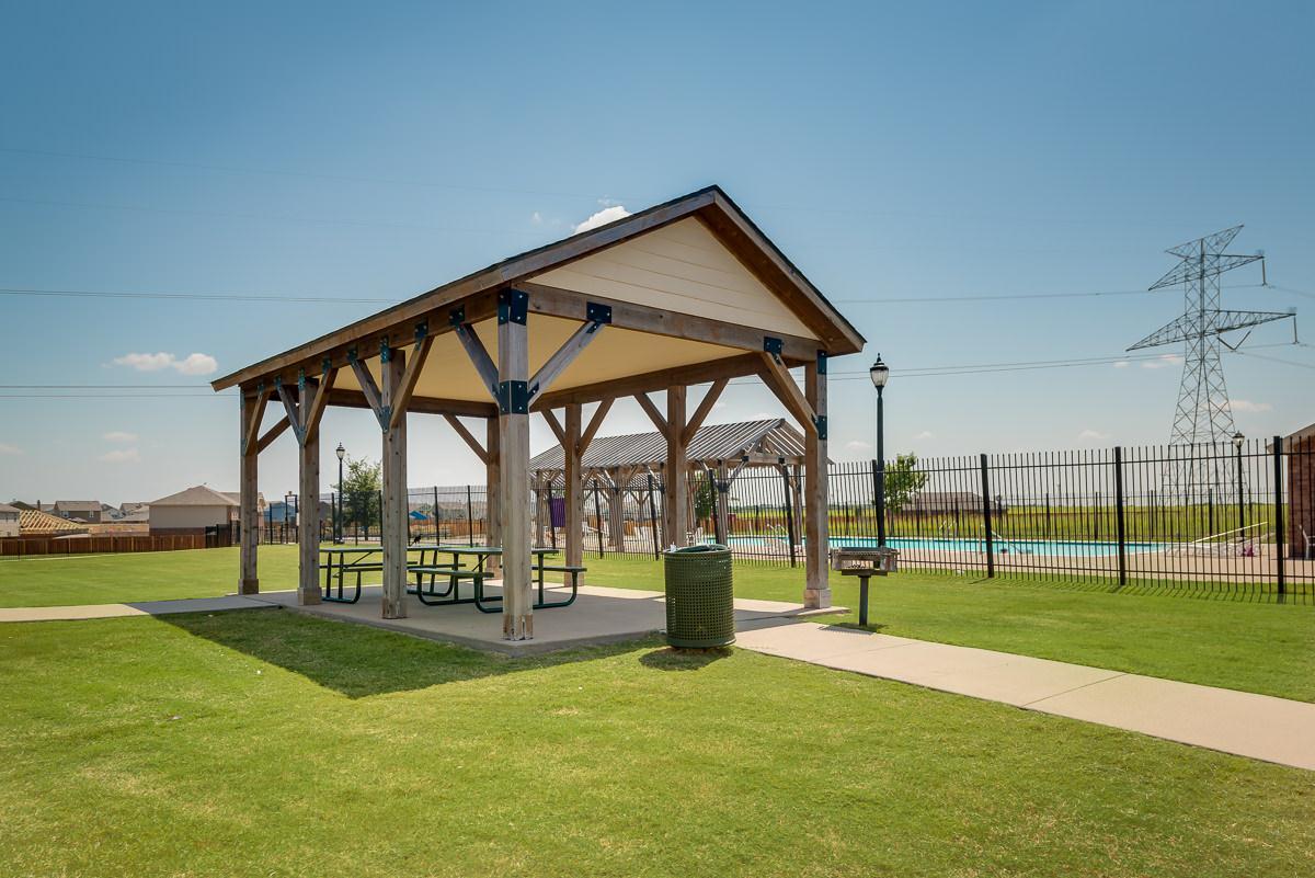 Covered picnic pavilion at Patriot Estates.