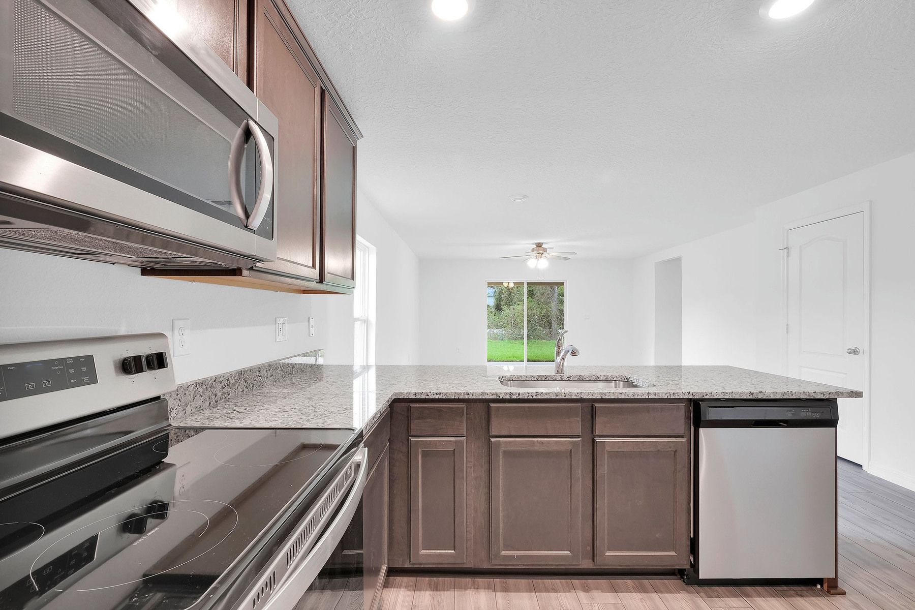 Hosting is made easy with this chef-ready kitchen