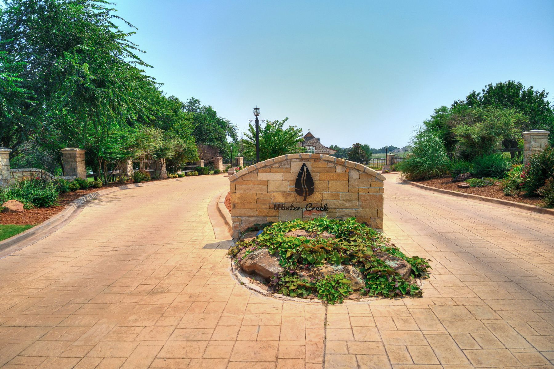 Welcome home to Winter Creek, a beautiful golf course community in Blanchard.