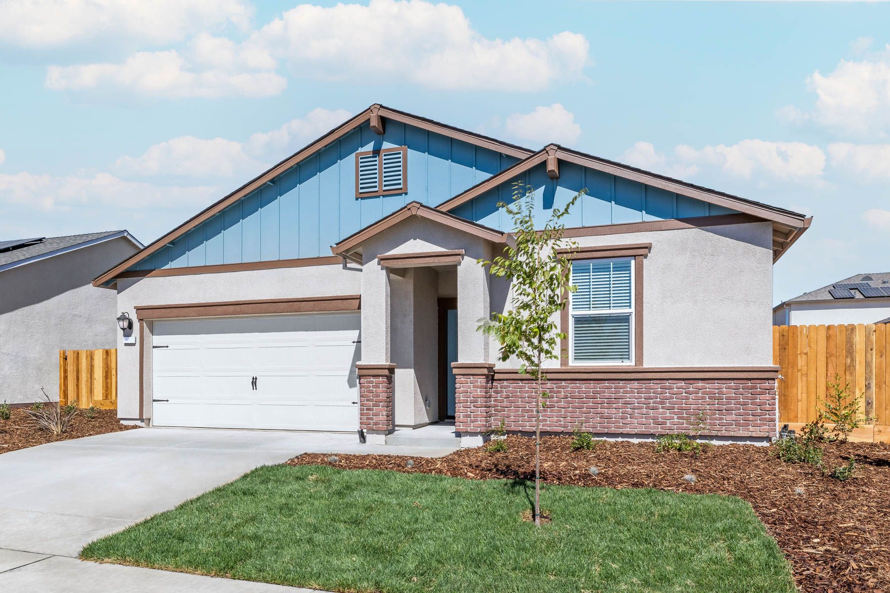 Enjoy flexible living in this 4-bedroom, 2-bathroom home!