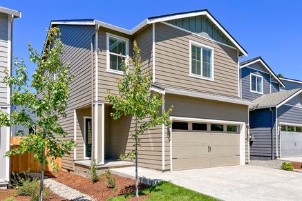 The Helens is a 4-bed/2.5 bath home with a flex room.